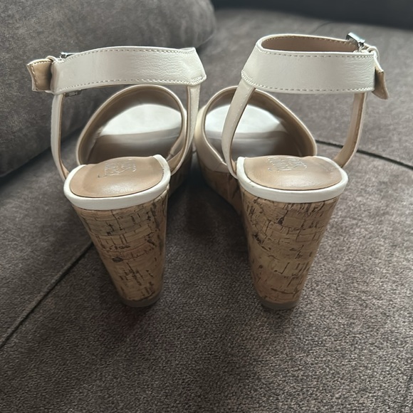 Franco Sarto Leather Cream Color Wedge Cork Sandals Size 7 - Picture 5 of 6